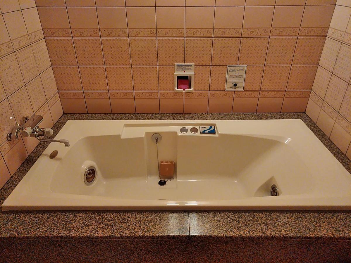 Hotel Liberty Kochi (Adults Only) מראה חיצוני תמונה