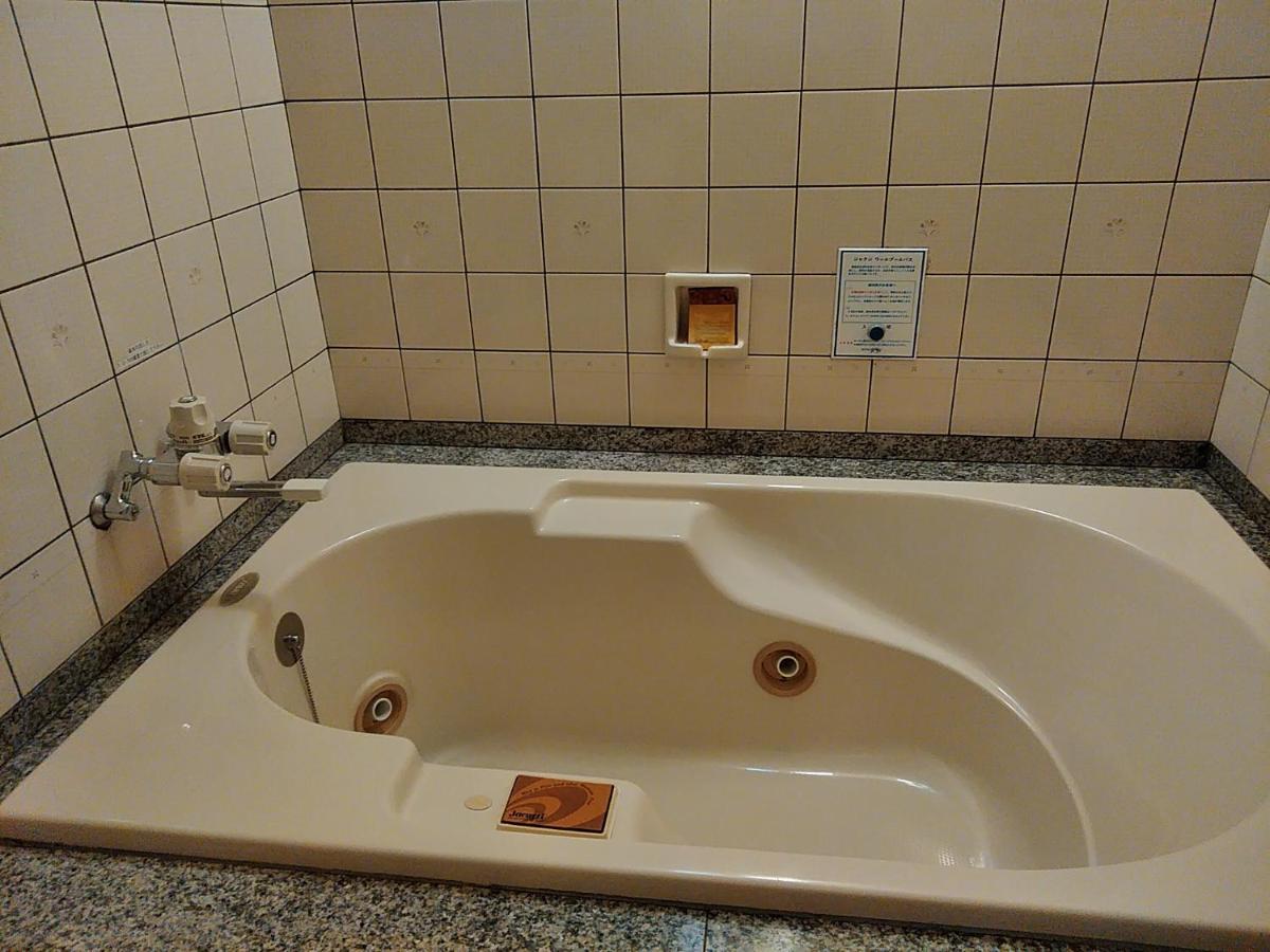 Hotel Liberty Kochi (Adults Only) מראה חיצוני תמונה