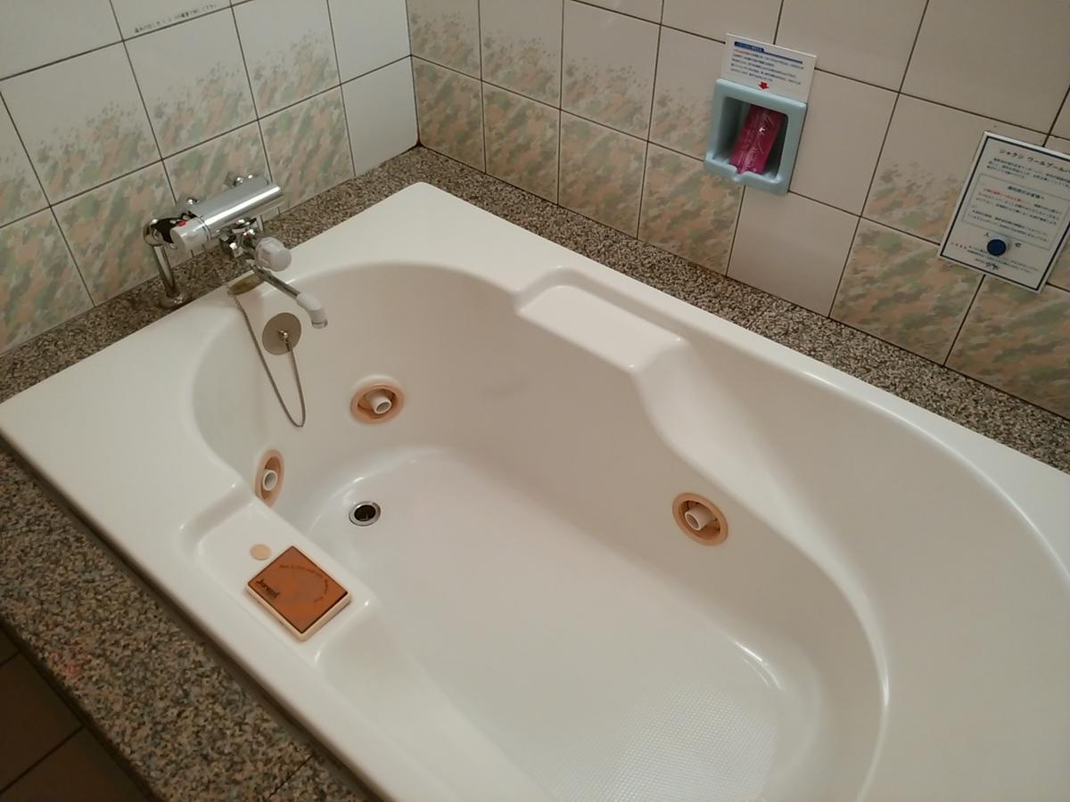Hotel Liberty Kochi (Adults Only) מראה חיצוני תמונה
